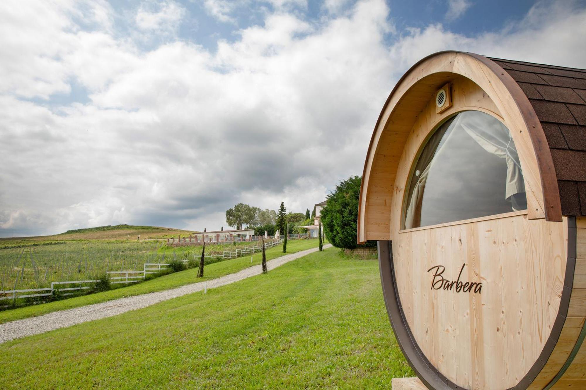 Notte Nella Botte Hotel Vignale Monferrato ภายนอก รูปภาพ